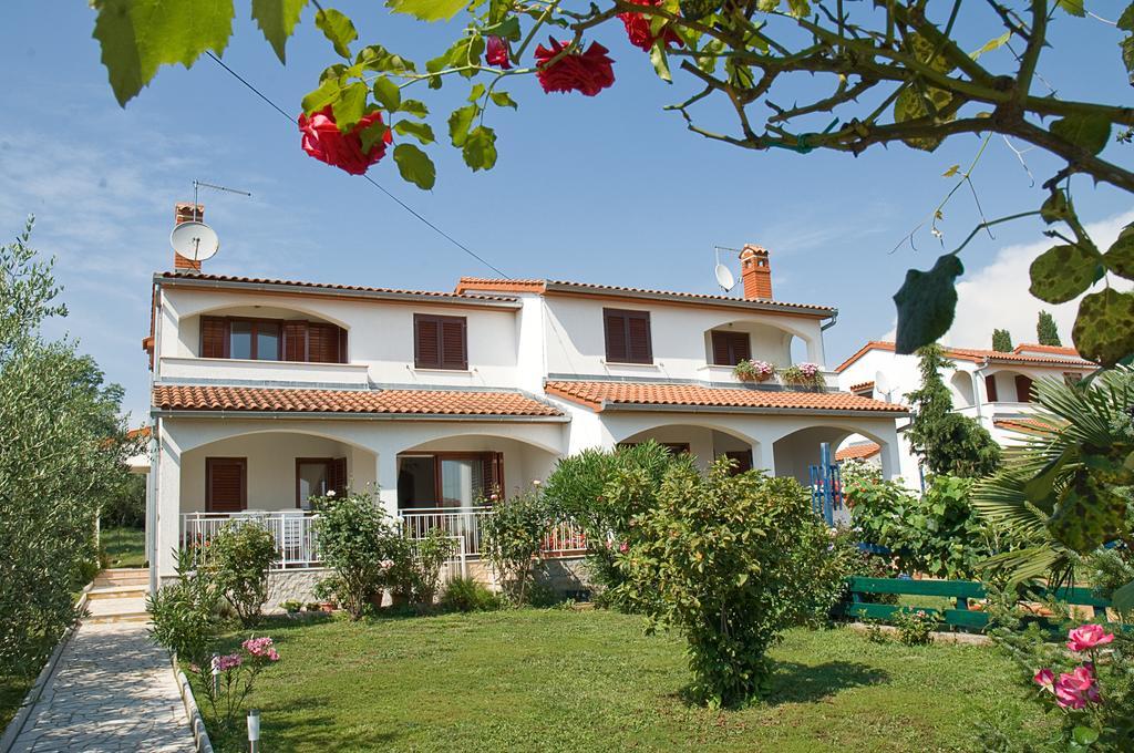 Holiday Home Magnolia Tar-Vabriga Ngoại thất bức ảnh