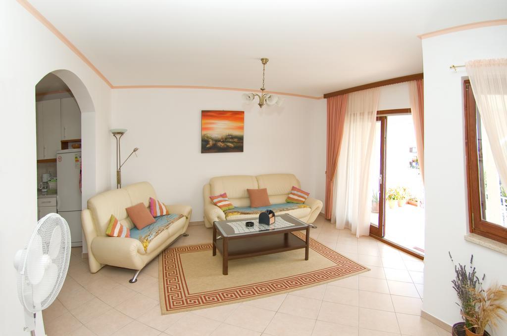 Holiday Home Magnolia Tar-Vabriga Phòng bức ảnh