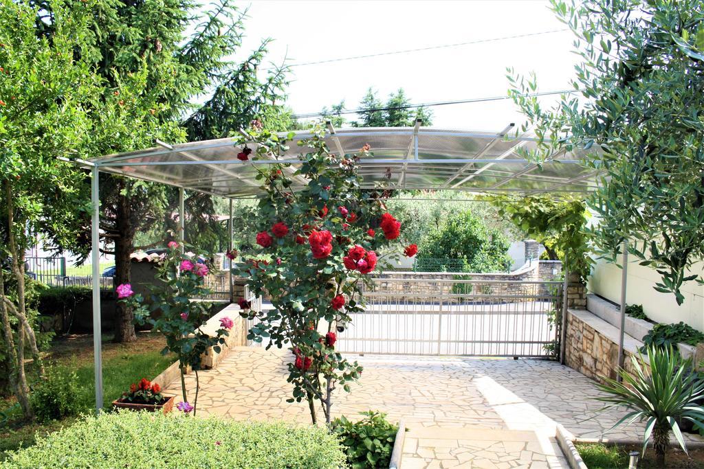 Holiday Home Magnolia Tar-Vabriga Ngoại thất bức ảnh