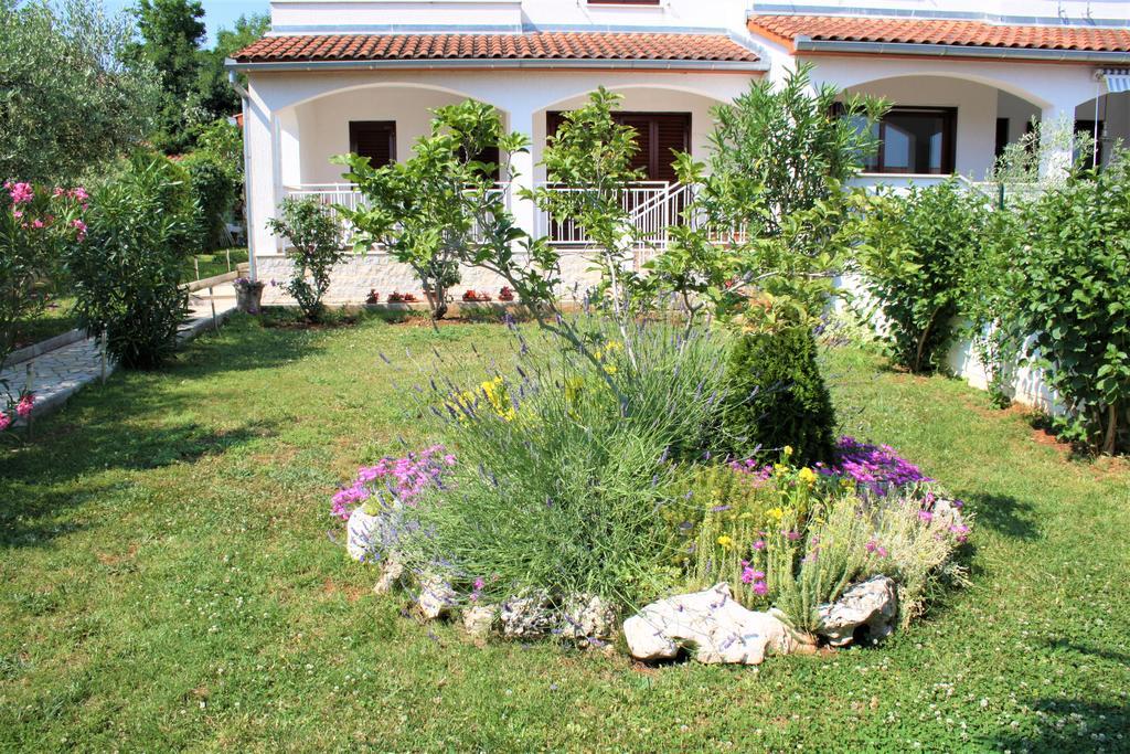 Holiday Home Magnolia Tar-Vabriga Ngoại thất bức ảnh