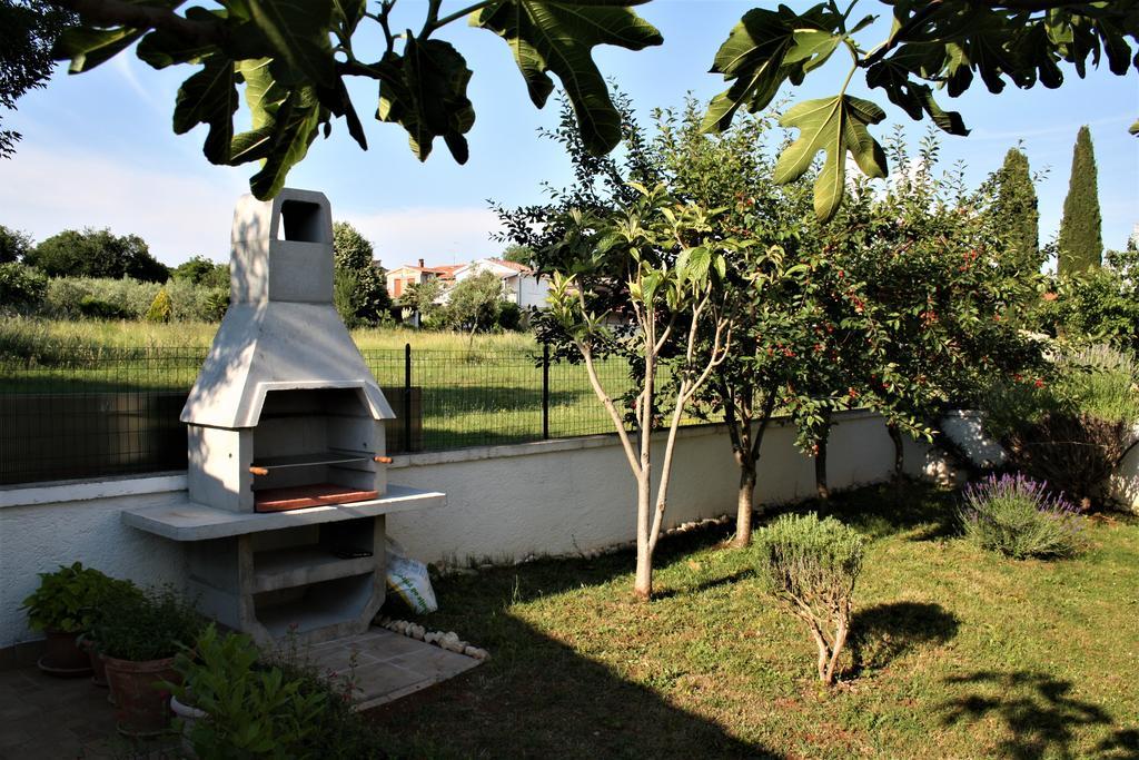 Holiday Home Magnolia Tar-Vabriga Ngoại thất bức ảnh