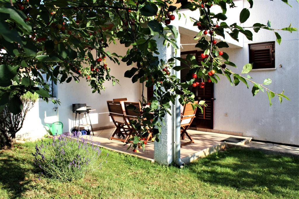 Holiday Home Magnolia Tar-Vabriga Ngoại thất bức ảnh